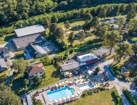 Peyrouse Oh! Campings - Camping Paradis A L'Ombre Des Tilleuls מראה חיצוני תמונה